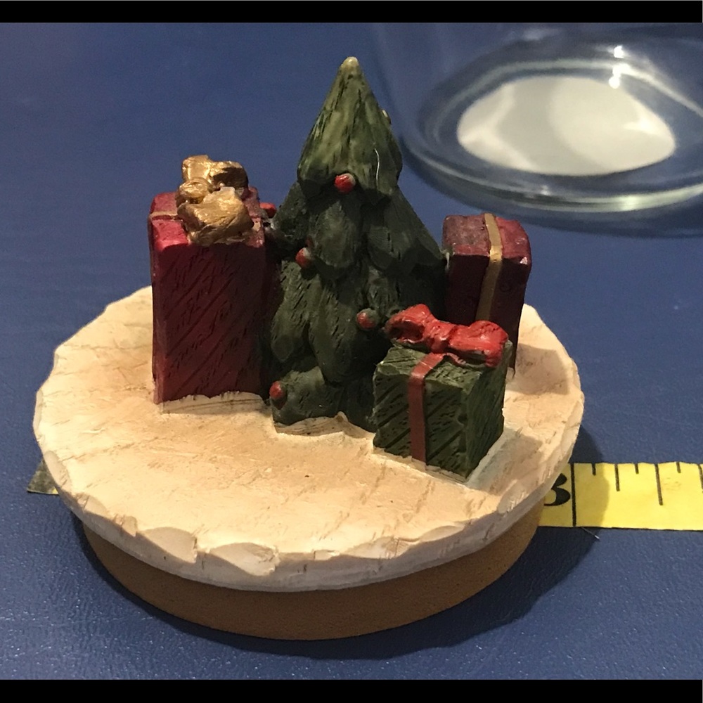 Glass jar with Christmas tree/gifts lid - Picture 14 of 16